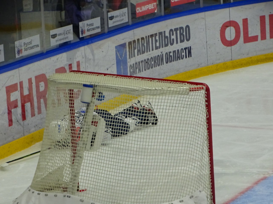 Саратовский «Кристалл» победил лидера ВХЛ