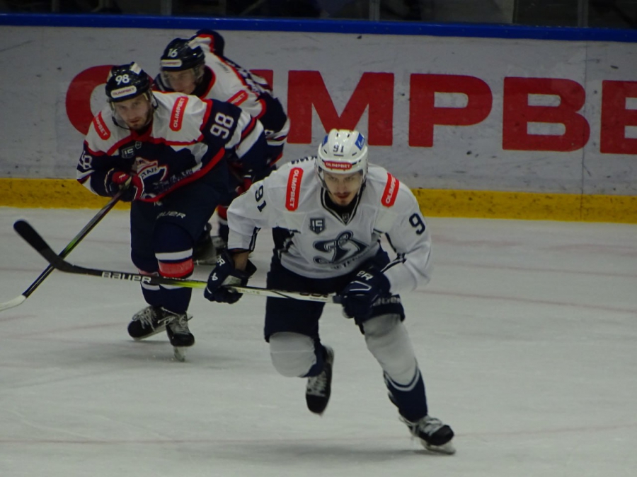 Саратовский «Кристалл» победил лидера ВХЛ