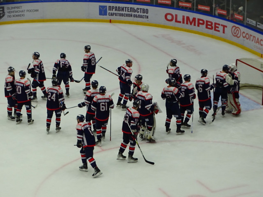 Саратовский «Кристалл» победил лидера ВХЛ