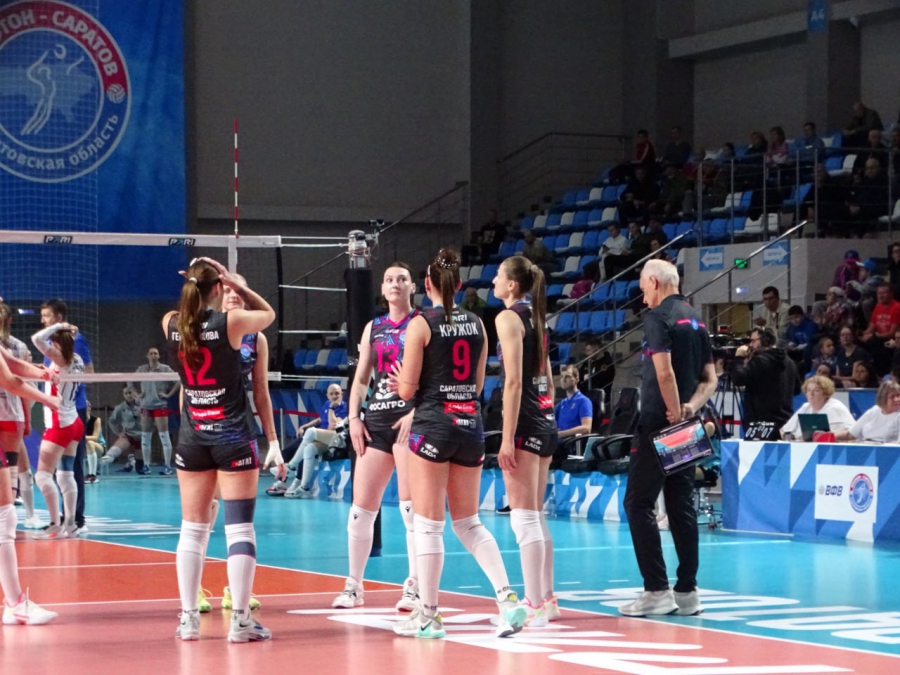Волейболистки «Протона» одержали «сухую» победу в домашнем матче