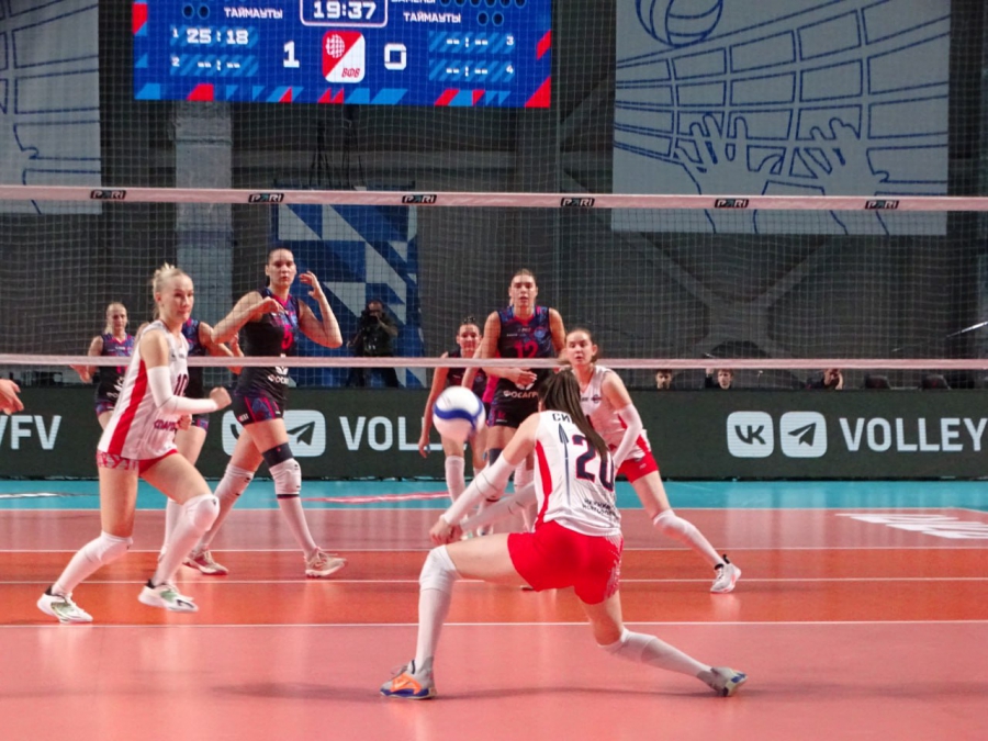 Волейболистки «Протона» одержали «сухую» победу в домашнем матче