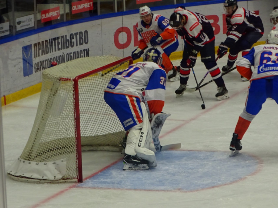 У «Кристалла» победная серия оборвалась на матче с питерской командой