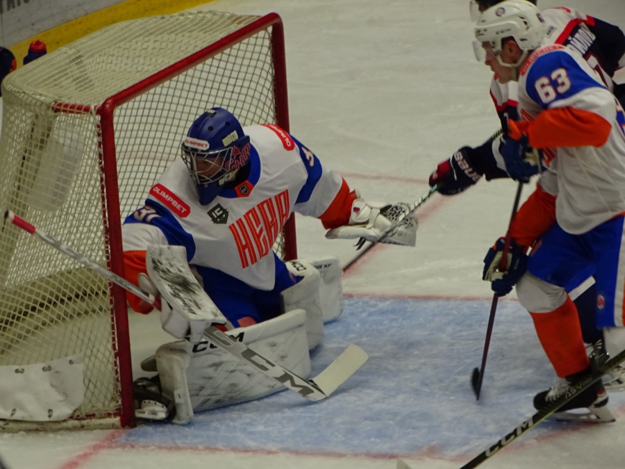 У «Кристалла» победная серия оборвалась на матче с питерской командой