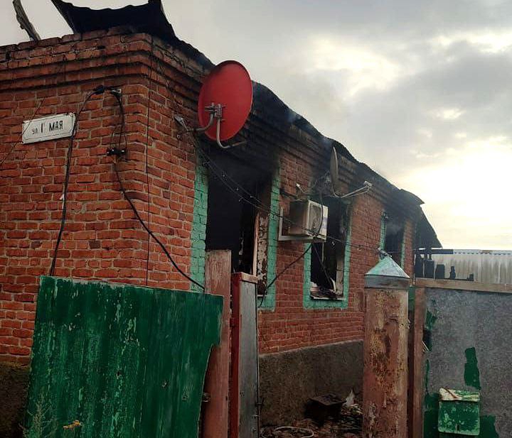 В Воскресенском мужчина получил ожоги в горевшем доме