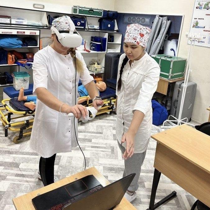 В Энгельсе студентов-медиков с VR-технологиями учат анатомии и помощи при ЧП