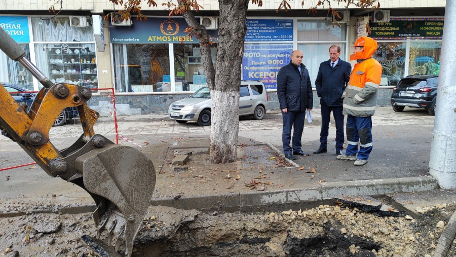 Сурков заявил об увеличении числа аварийных бригад водоканала в 2,5 раза