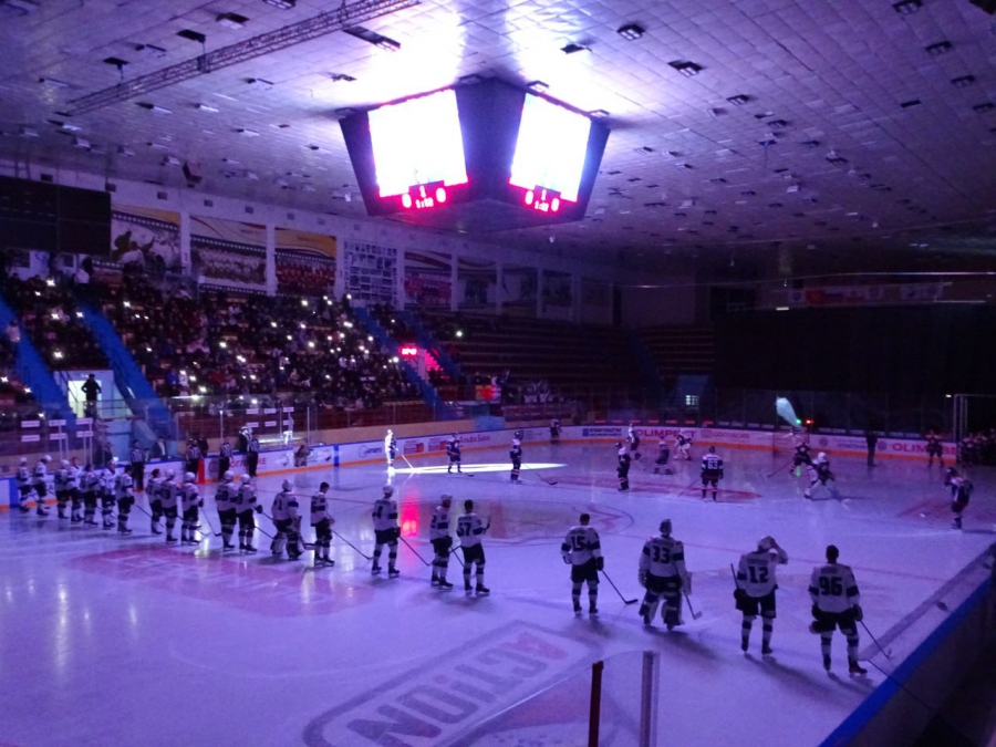 «Кристалл» добыл волевую победу над воронежским «Бураном»