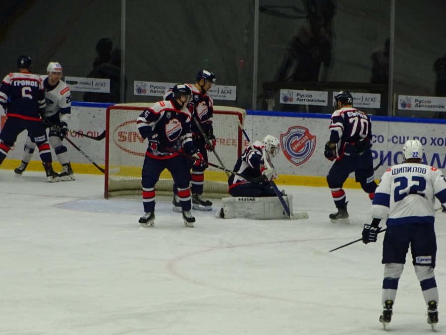 «Кристалл» добыл волевую победу над воронежским «Бураном»