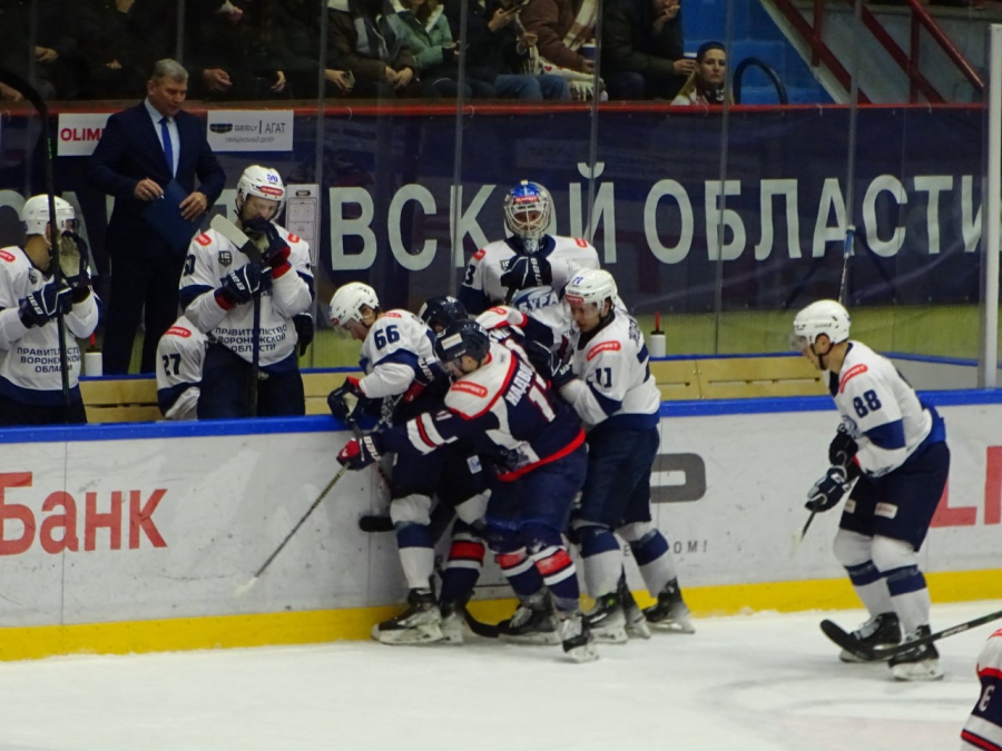 «Кристалл» добыл волевую победу над воронежским «Бураном»