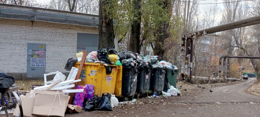 Жители СХИ жалуются на мусорный коллапс и просят сменить регоператора