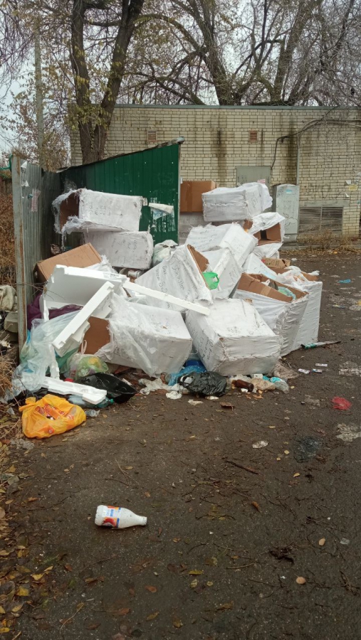 Жители СХИ жалуются на мусорный коллапс и просят сменить регоператора
