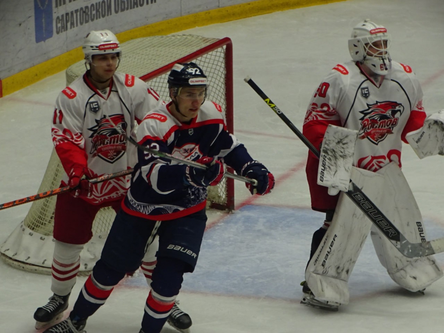 «Кристалл» в матче с «Ростовом» дважды убирал вратаря, но проиграл