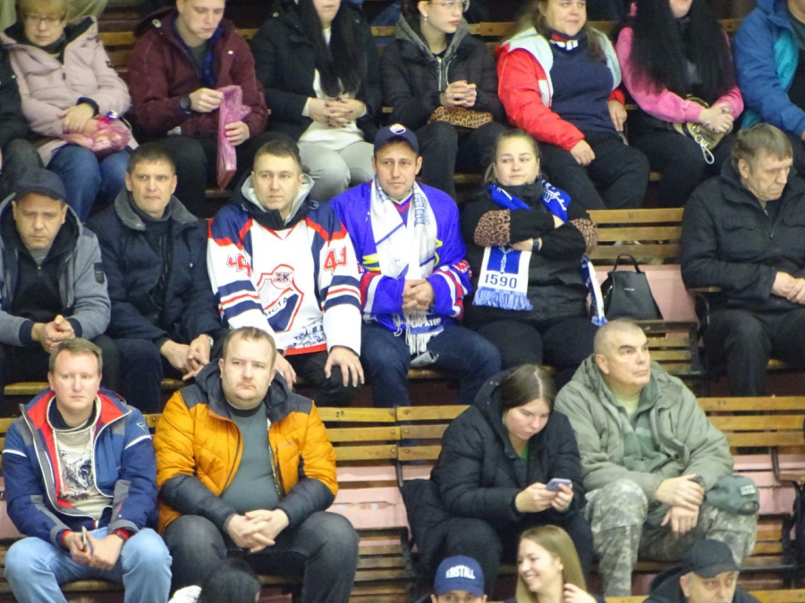 «Кристалл» в матче с «Ростовом» дважды убирал вратаря, но проиграл