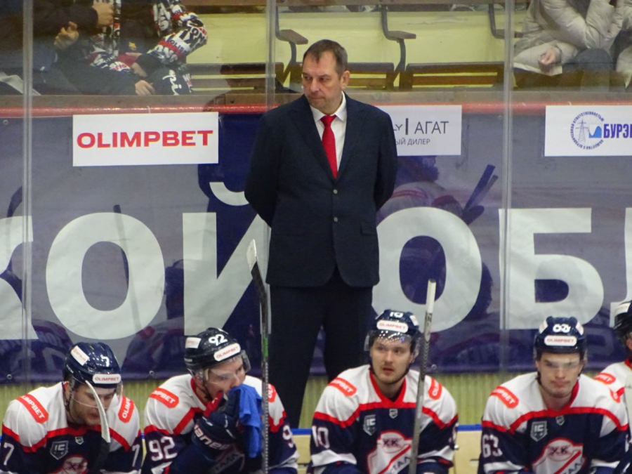 «Кристалл» в матче с «Ростовом» дважды убирал вратаря, но проиграл