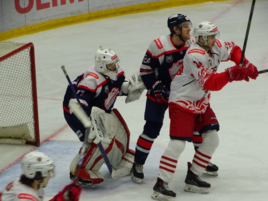 «Кристалл» в матче с «Ростовом» дважды убирал вратаря, но проиграл