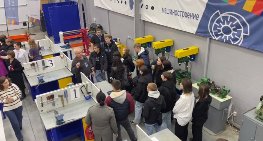 В Саратовской области более 6,5 тысяч выпускников посетили «Профессионалитет»