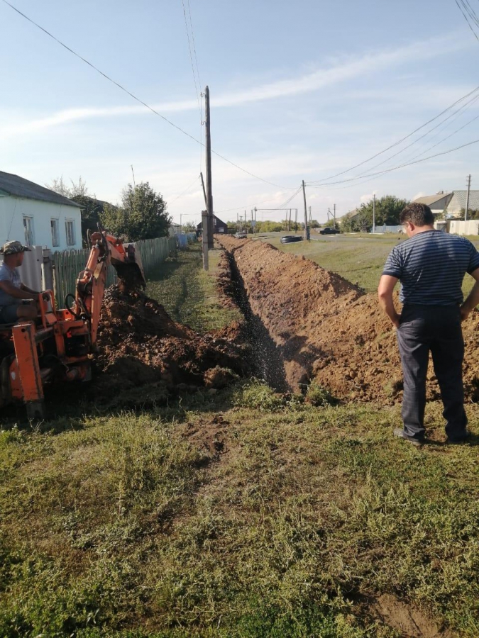 В селе Липовка с помощью жителей ремонтируют водопровод