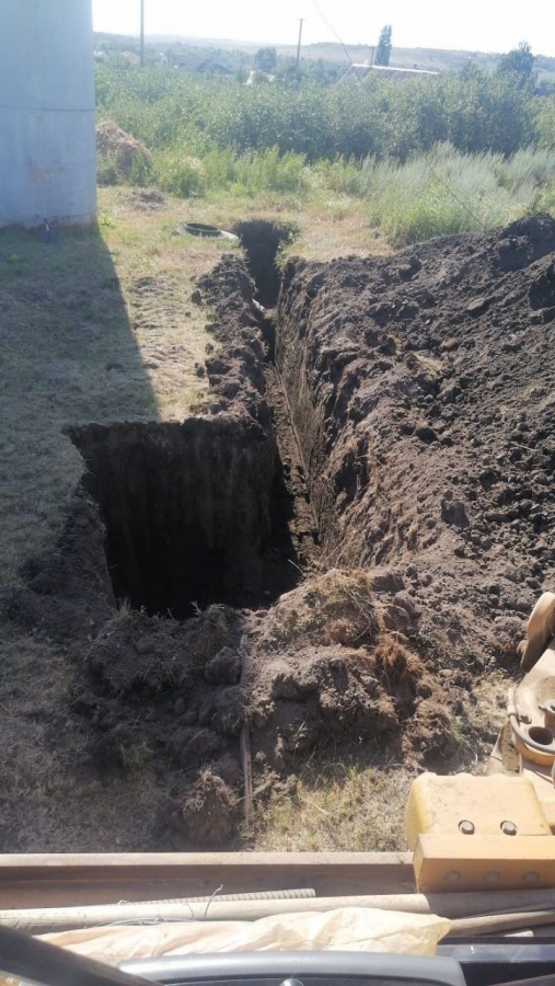 В Татищевском районе начались работы по замене водонапорной башни