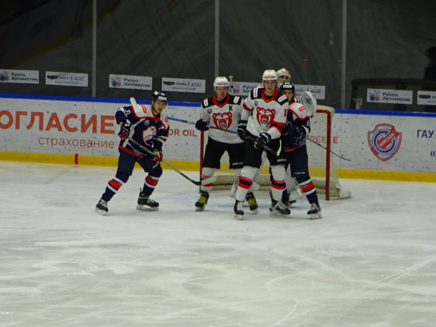 «Кристалл» не смог спастись в матче с пермским «Молотом»
