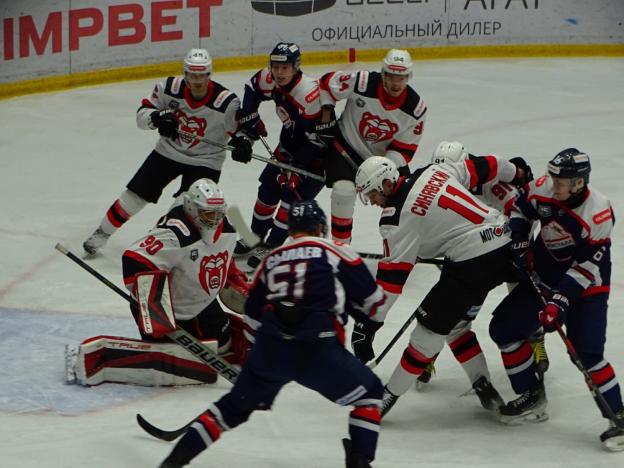 «Кристалл» не смог спастись в матче с пермским «Молотом»