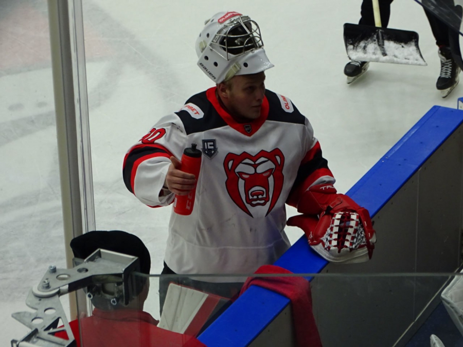 «Кристалл» не смог спастись в матче с пермским «Молотом»