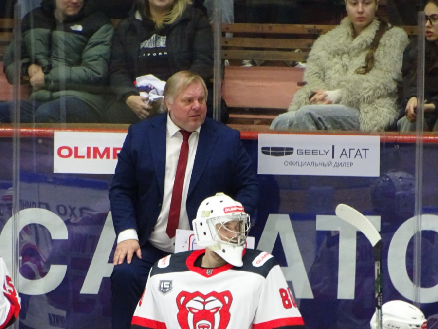 «Кристалл» не смог спастись в матче с пермским «Молотом»