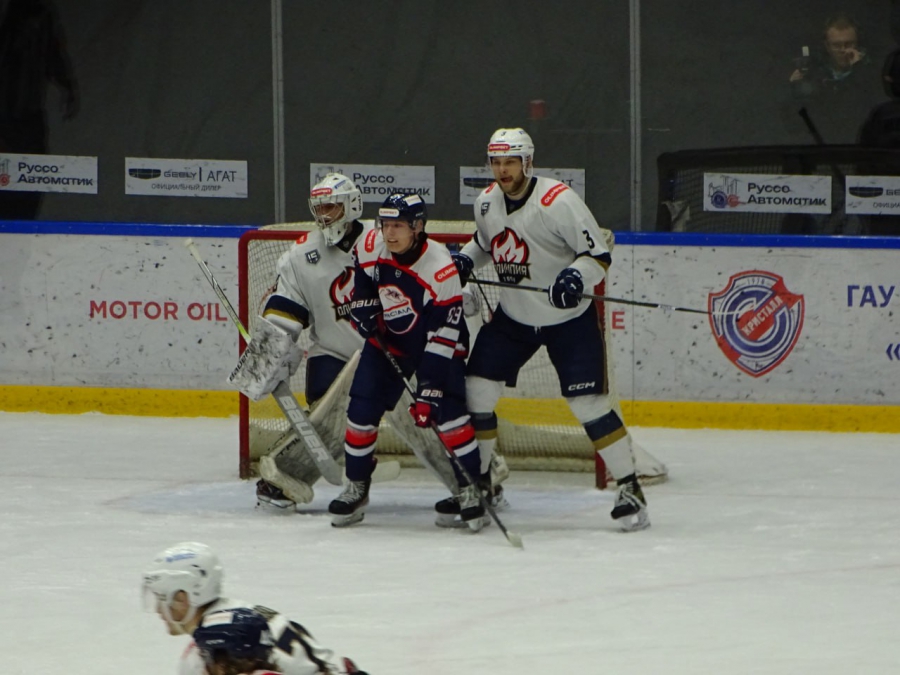 «Кристалл» добился первой победы после серии поражений