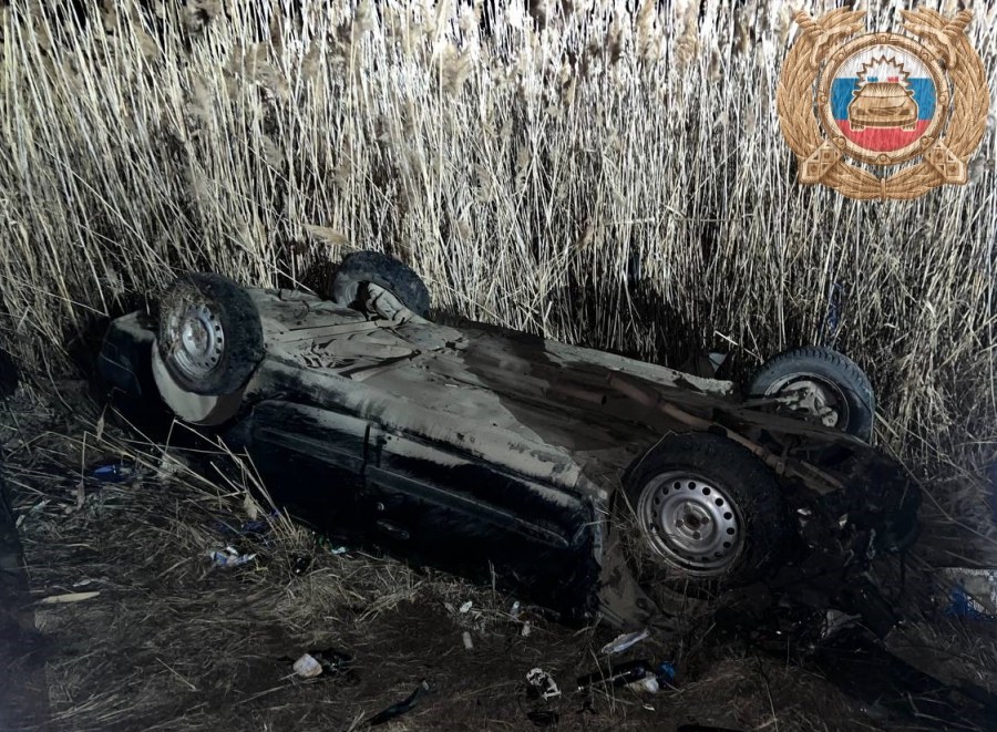 В Марксовском районе «Рено» вылетел с дороги и перевернулся в кювете