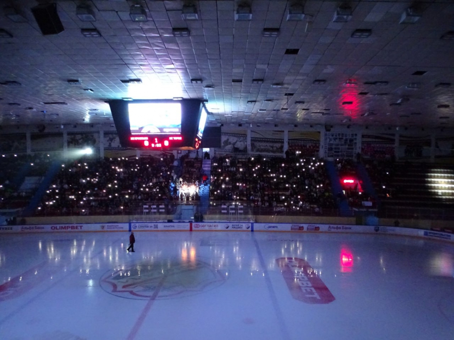 Саратовский «Кристалл» победил «Торос» и уступил «Ижстали»