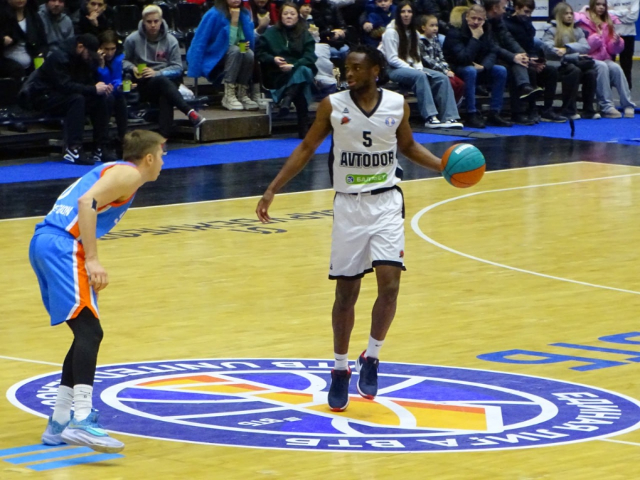 Саратовский «Автодор» обрел гимн и обыграл «Самару»