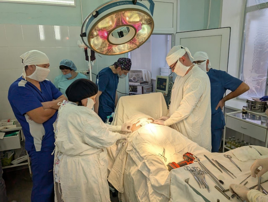 Врачи в Саратовской области спасли жителя Самары после падения с большой высоты