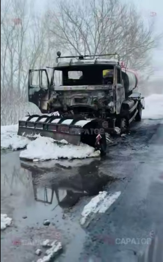 В Калининском районе на трассе сгорел снегоуборочный «КамАЗ»