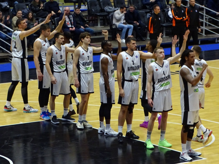 «Автодор» убедительно переиграл нижегородцев