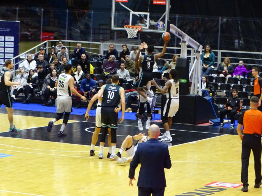 «Автодор» убедительно переиграл нижегородцев