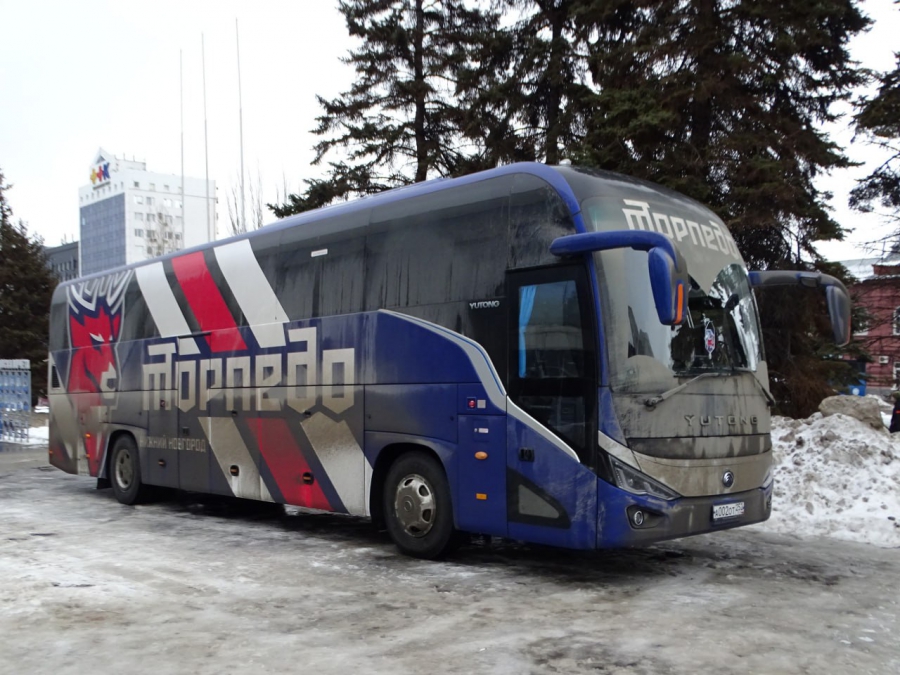 «Кристалл» победил команду своего бывшего тренера