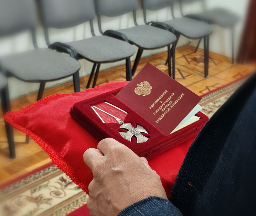 Семье погибшего Сагита Адетова вручили орден Мужества