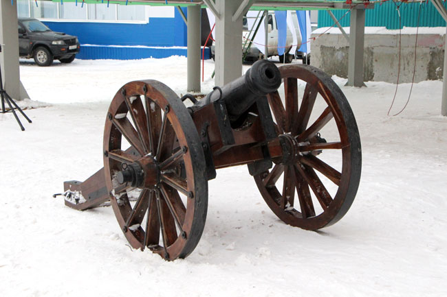 Губернатор Радаев сделал залп из пушки