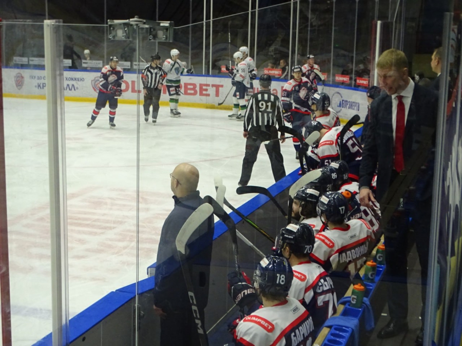 «Кристалл» уступил команде своего бывшего защитника