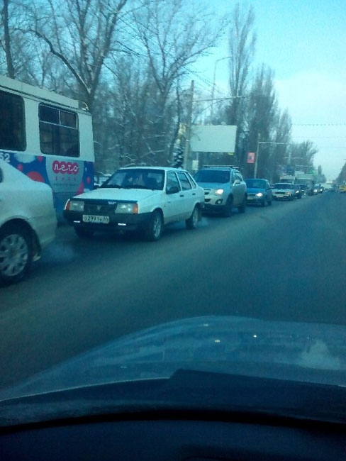 Дорога из Юбилейного и проспект 50 лет Октября встали из-за ДТП