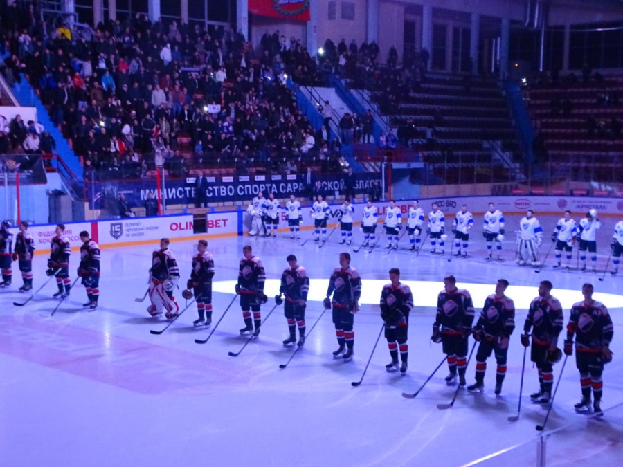 Саратовский «Кристалл» на последних секундах упустил домашнюю победу