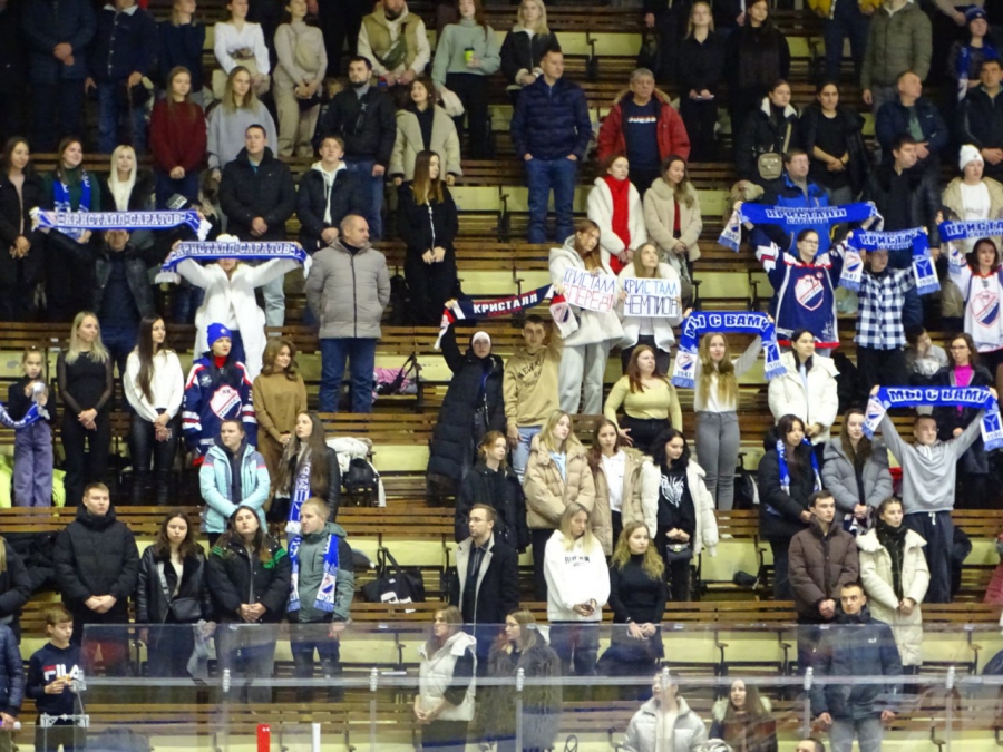 Саратовский «Кристалл» на последних секундах упустил домашнюю победу