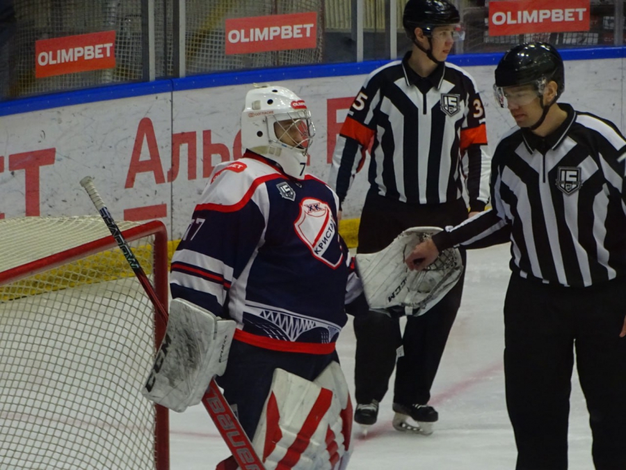 Саратовский «Кристалл» на последних секундах упустил домашнюю победу