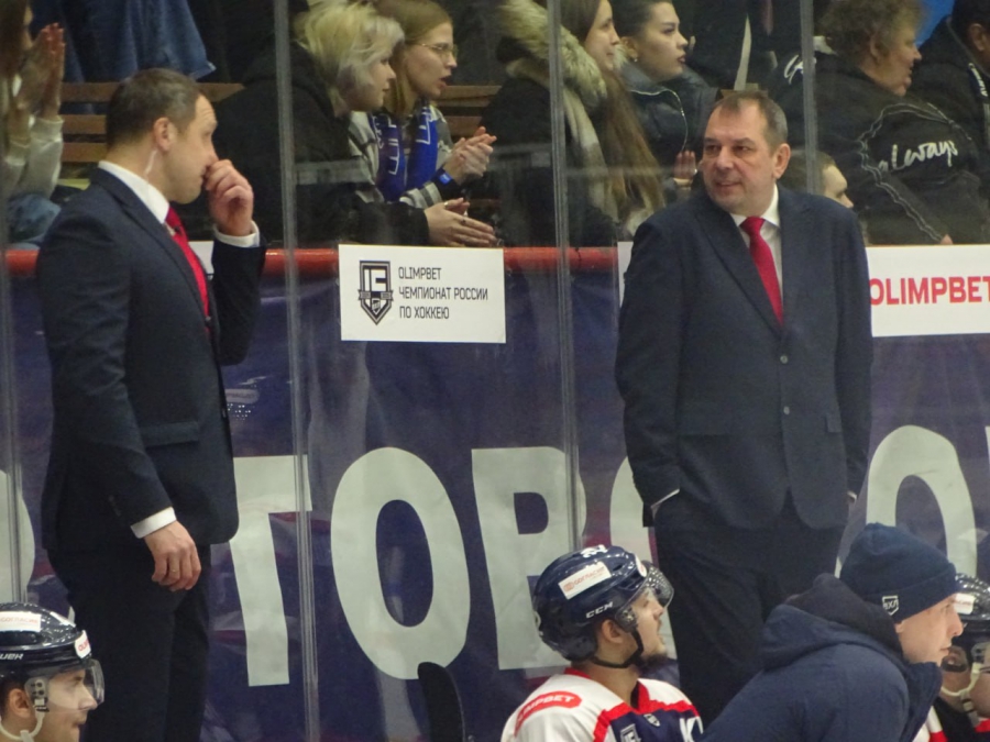 «Кристалл» начал забивать лишь в конце матча и не смог спастись