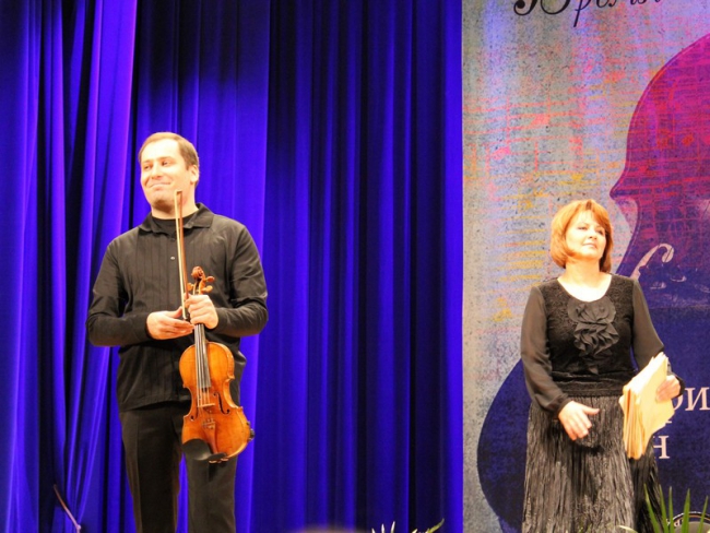 Дмитрий Коган в Саратове сыграл на скрипке французской королевы