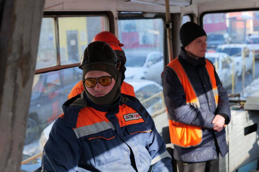 В Саратове проверяют рельсы и контактную сеть на маршруте скоростного трамвая №9
