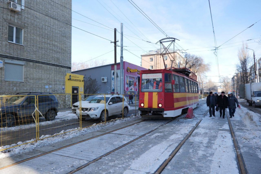 В Саратове проверяют рельсы и контактную сеть на маршруте скоростного трамвая №9
