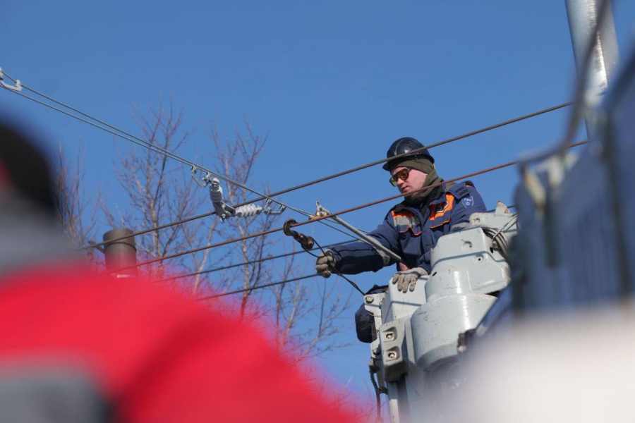 В Саратове проверяют рельсы и контактную сеть на маршруте скоростного трамвая №9