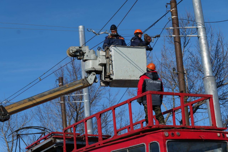 В Саратове проверяют рельсы и контактную сеть на маршруте скоростного трамвая №9