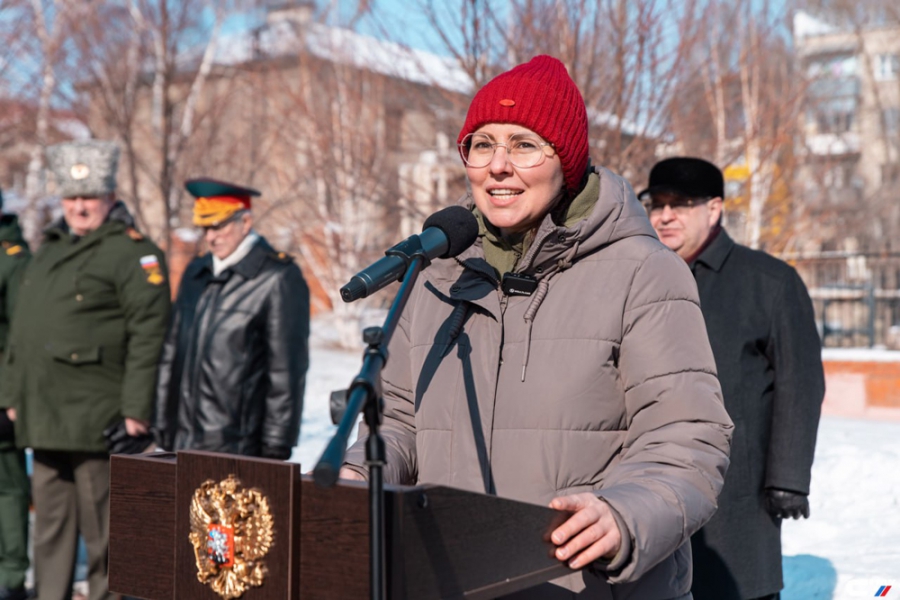 Свыше 400 студентов СГТУ прошли в строю под звуки оркестра