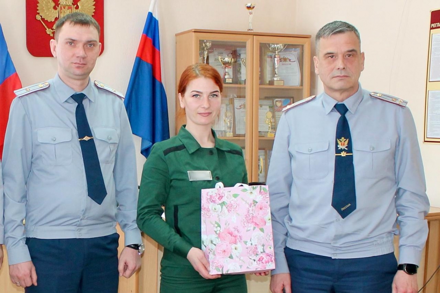 Саратовская заключенная в платье из маскировочной сети победила в конкурсе ФСИН